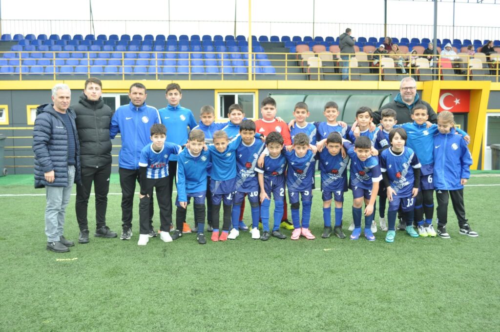 Gümüşyaka Spor Kulübü takım fotoğrafı
