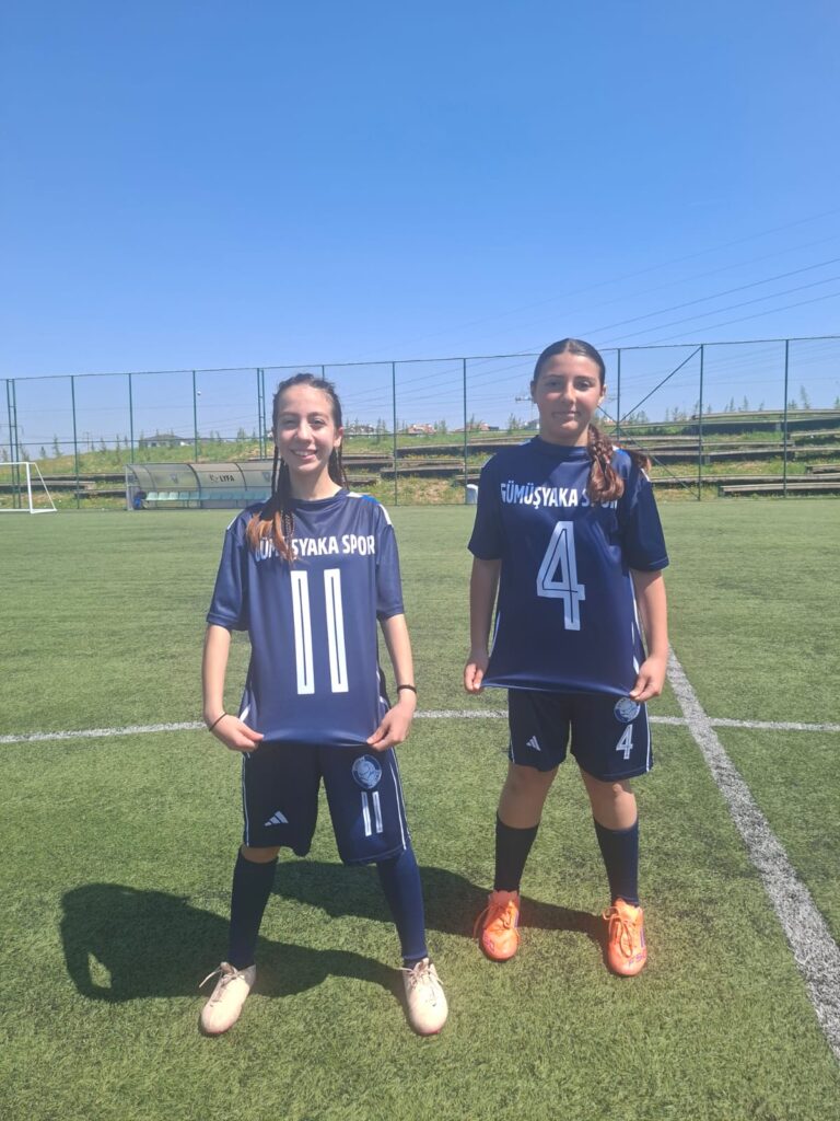 Gümüşyaka Spor Kulübü sporcuları