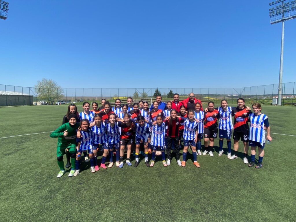 Gümüşyaka Spor Kulübü takım fotoğrafı