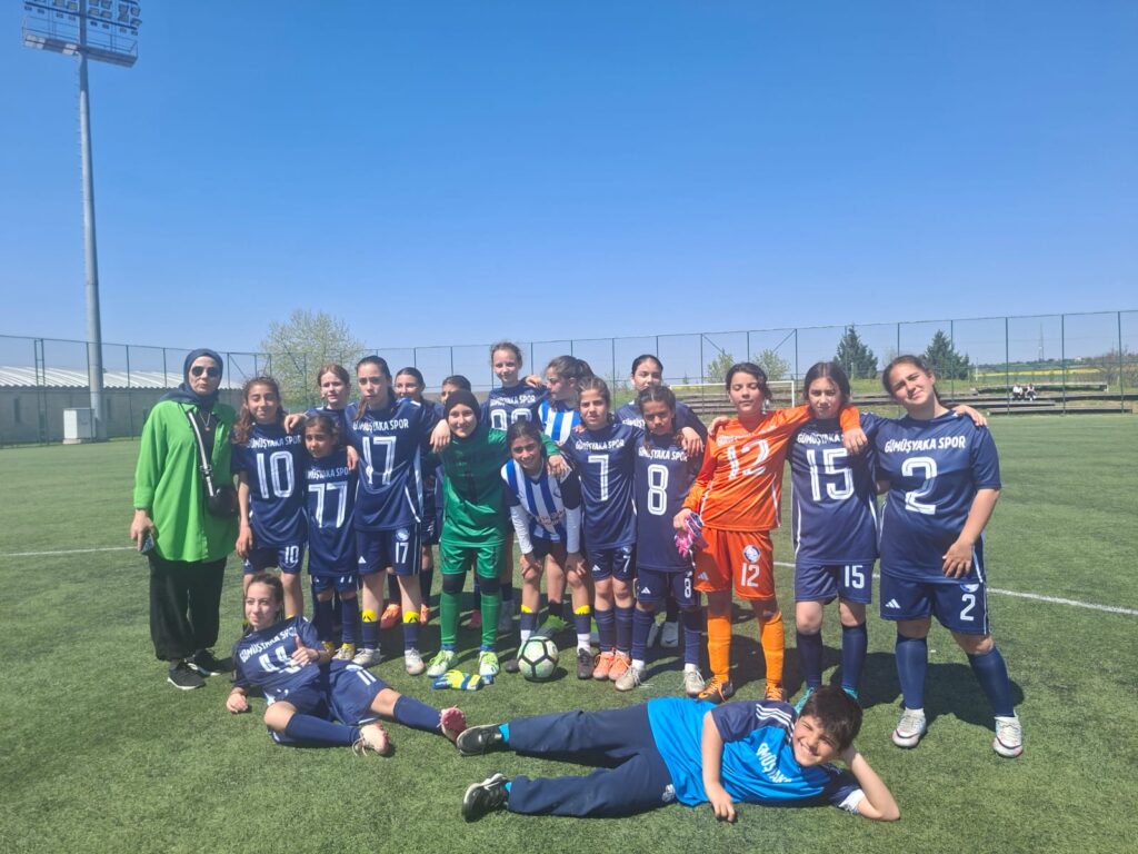 Gümüşyaka Spor Kulübü takım fotoğrafı