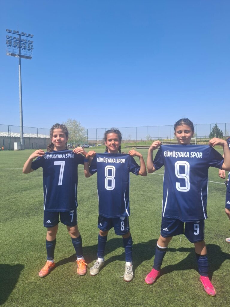 Gümüşyaka Spor Kulübü sporcuları